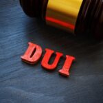 Cuando una primera infracción por conducir bajo los efectos del alcohol se convierte en un problema mayor de lo esperado