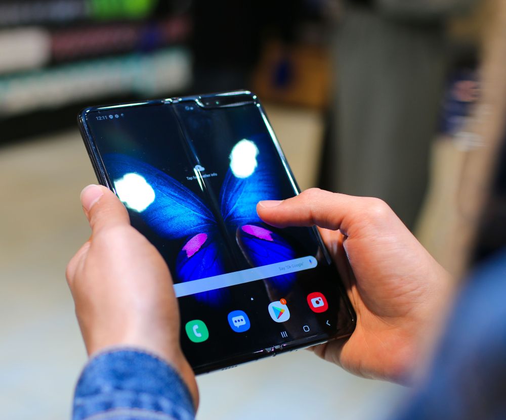 Samsung Foldable Phone Patent Lawsuit Explained for Everyday Readers
