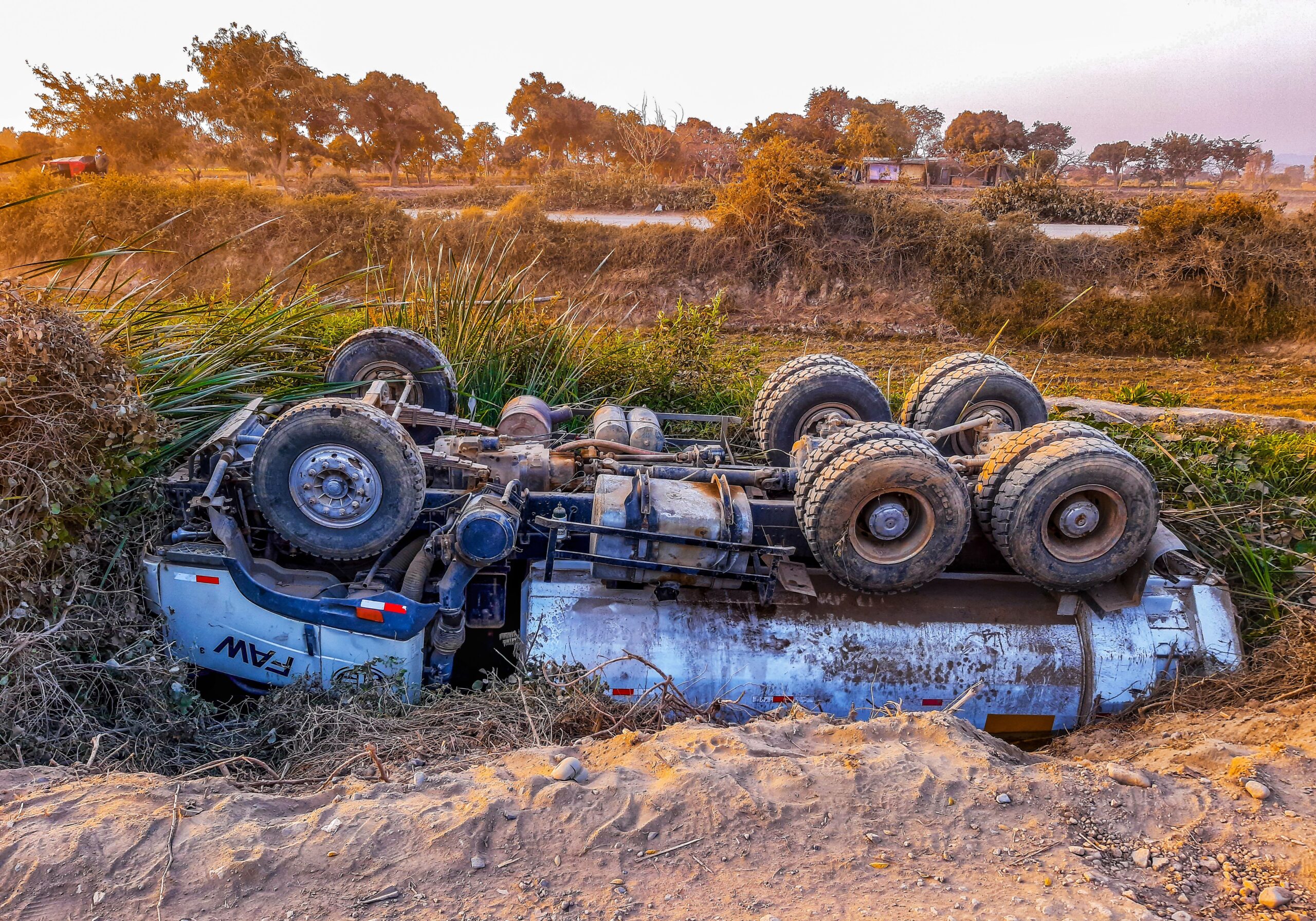 After the Impact: Smart Steps to Take Following a Serious Truck Crash